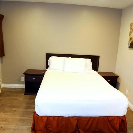 Anaheim Executive Inn & Suites מראה חיצוני תמונה