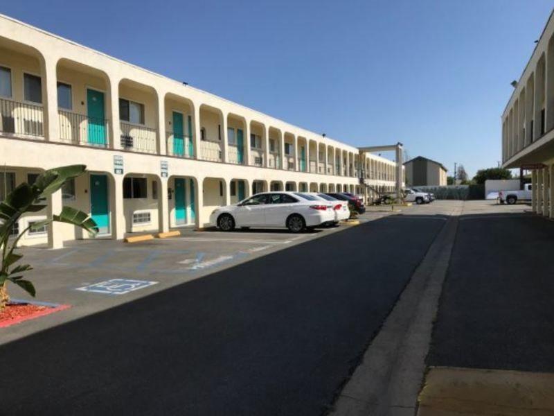 Anaheim Executive Inn & Suites מראה חיצוני תמונה