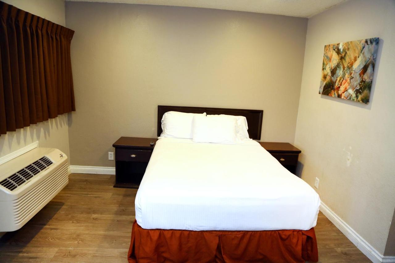 Anaheim Executive Inn & Suites מראה חיצוני תמונה