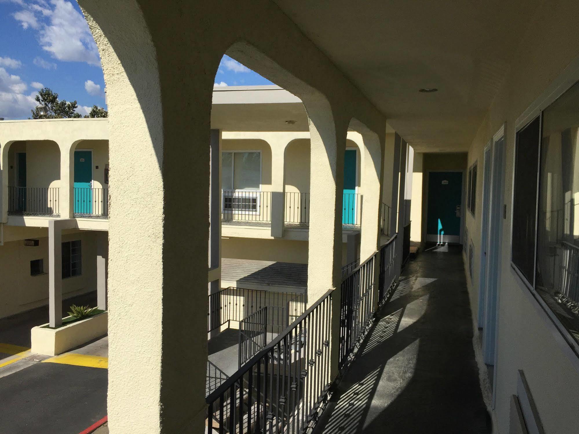 Anaheim Executive Inn & Suites מראה חיצוני תמונה